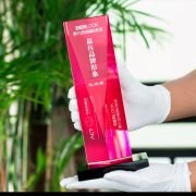 Crystal trophy maker