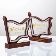 personalized trophies and plaques