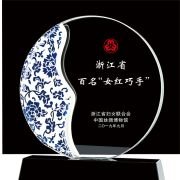 women’s golf trophies​