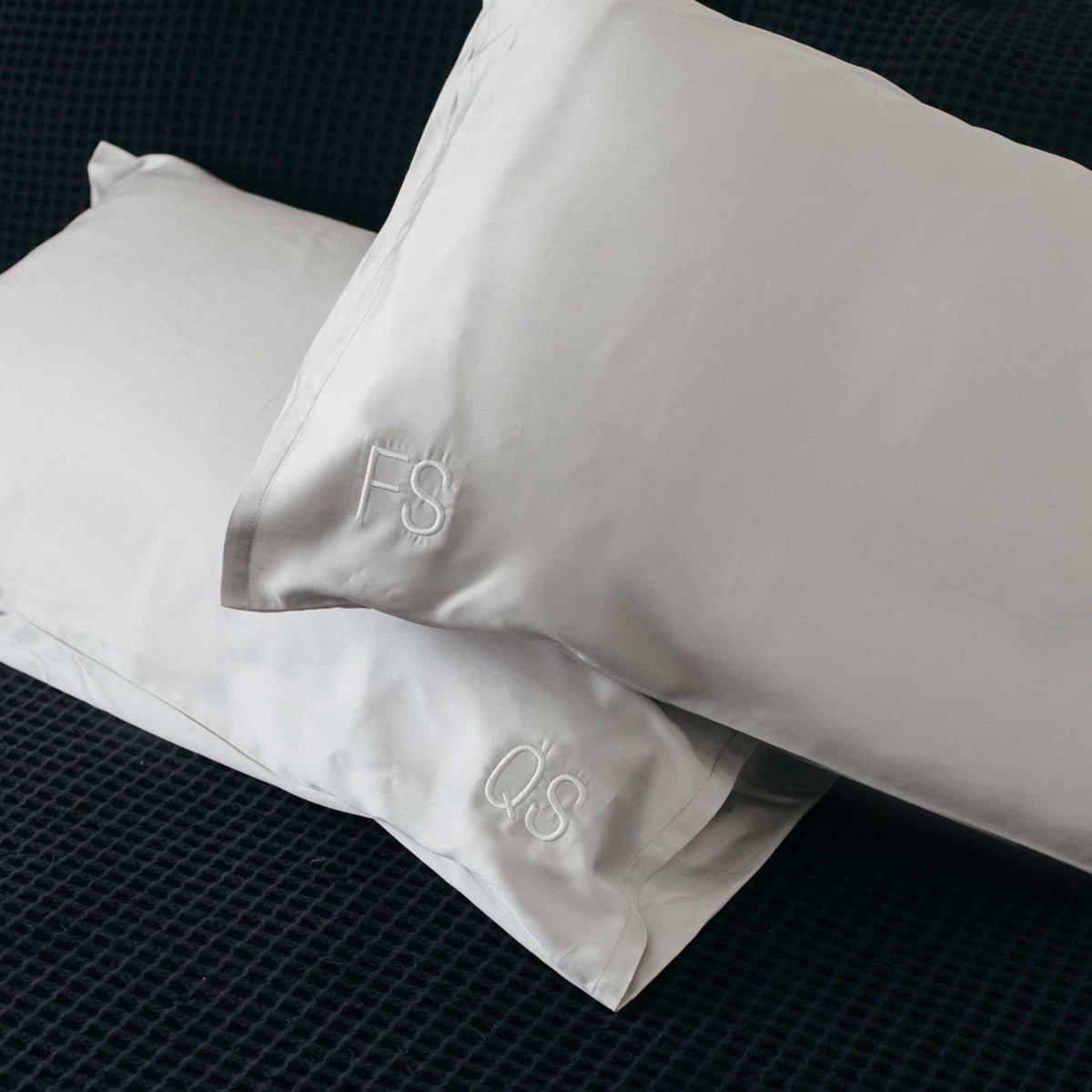 Embroidered Bamboo Satin Pillowcase Twin Set – Silver
