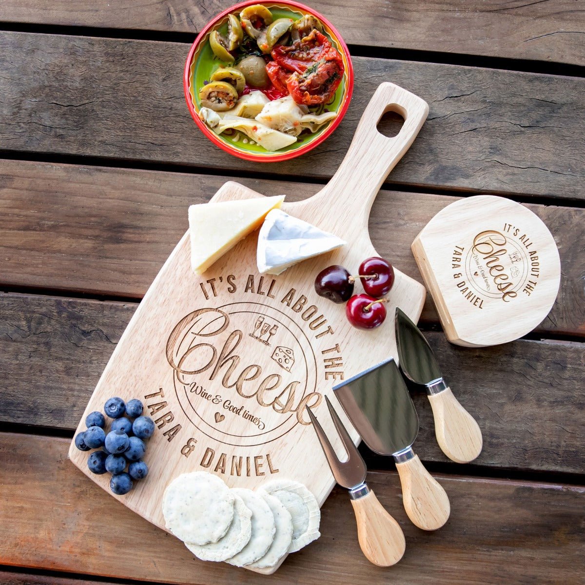 Paddle Chopping Board + BONUS Cheese Knife Set