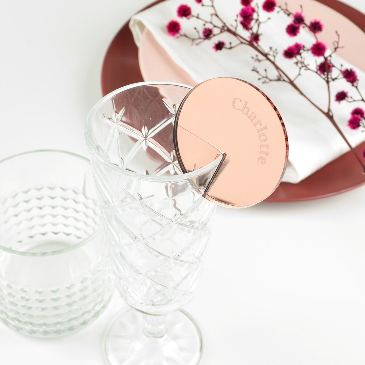 Round Rose Gold Mirror Acrylic Wedding Place Cards for Glassware